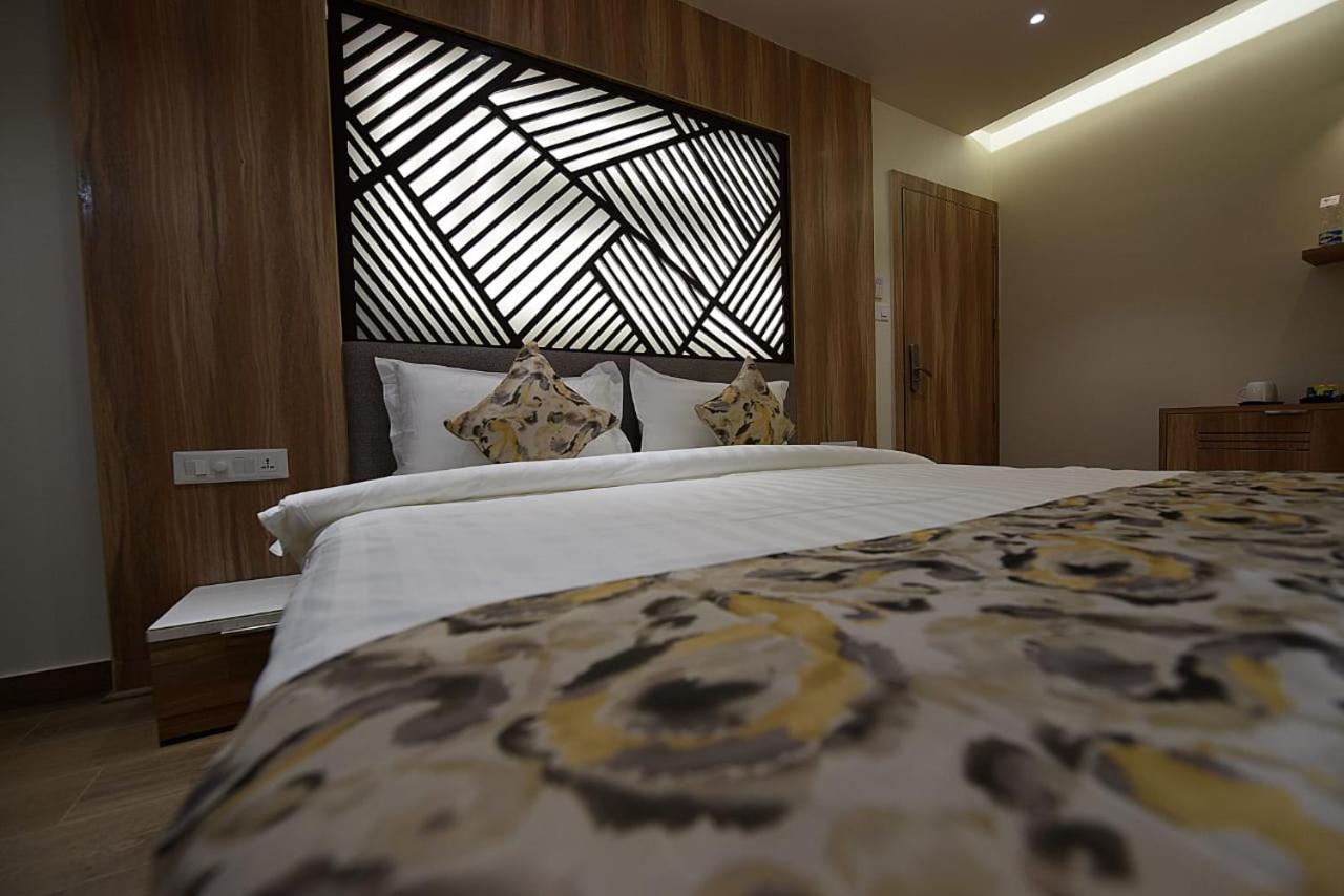 Jw Cruise Hotel อัจเมอร์ ภายนอก รูปภาพ