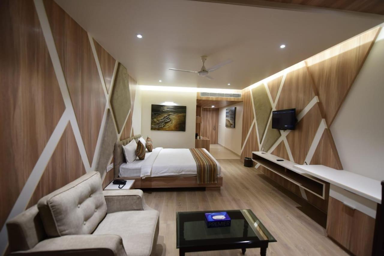 Jw Cruise Hotel อัจเมอร์ ภายนอก รูปภาพ